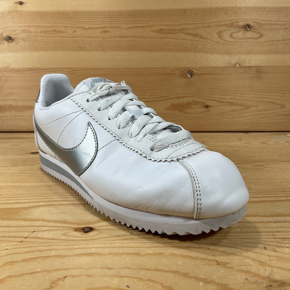 Nike Classic Cortez Leather Shoes Women's 7.5 White Metallic Silver 807471 105